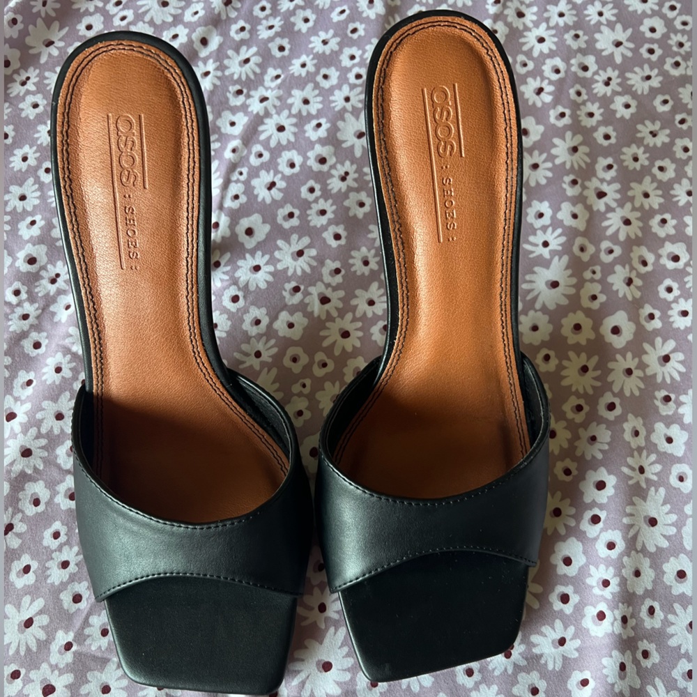 Cute heels!